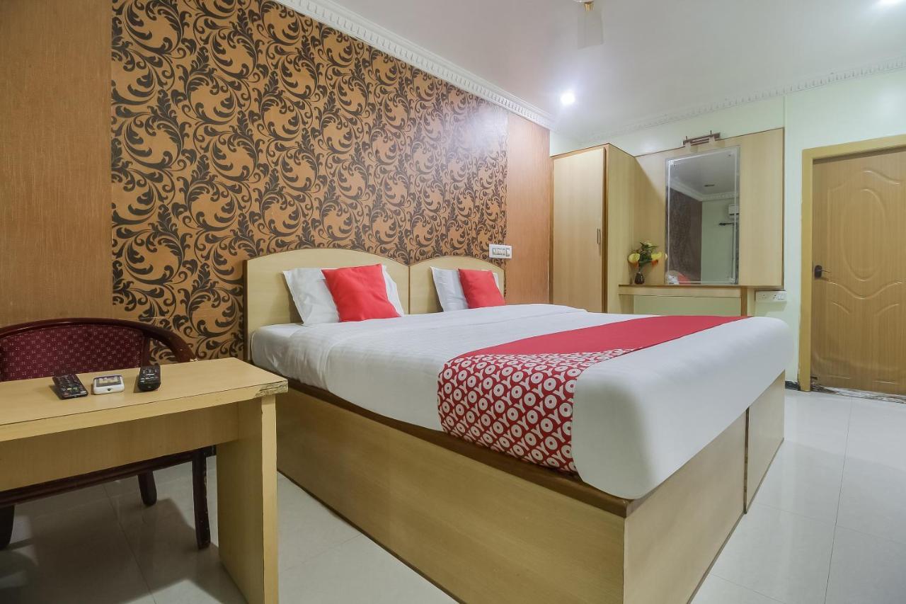 Oyo 70841 Hotel Anjali Residency Velur Экстерьер фото