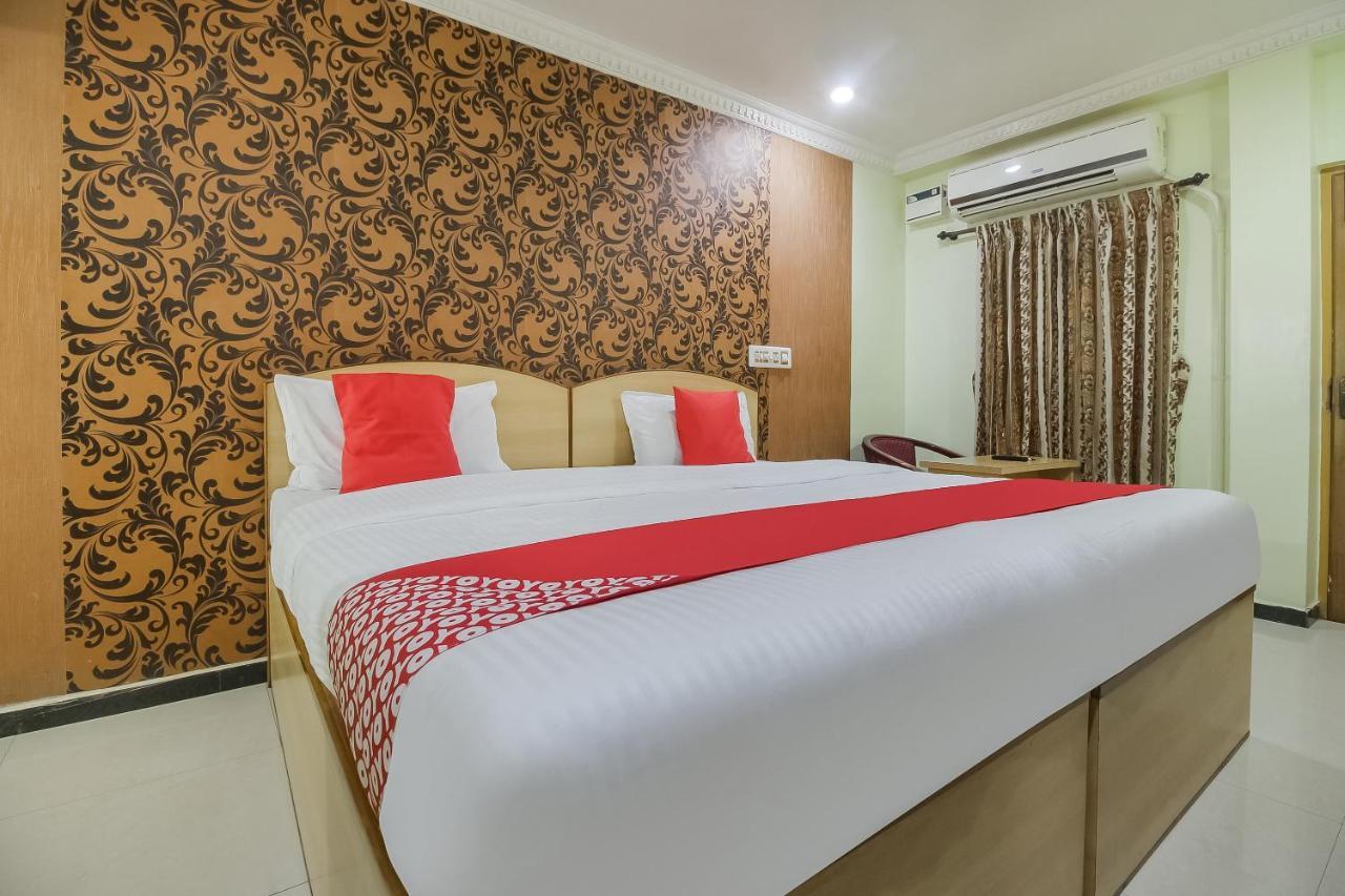 Oyo 70841 Hotel Anjali Residency Velur Экстерьер фото