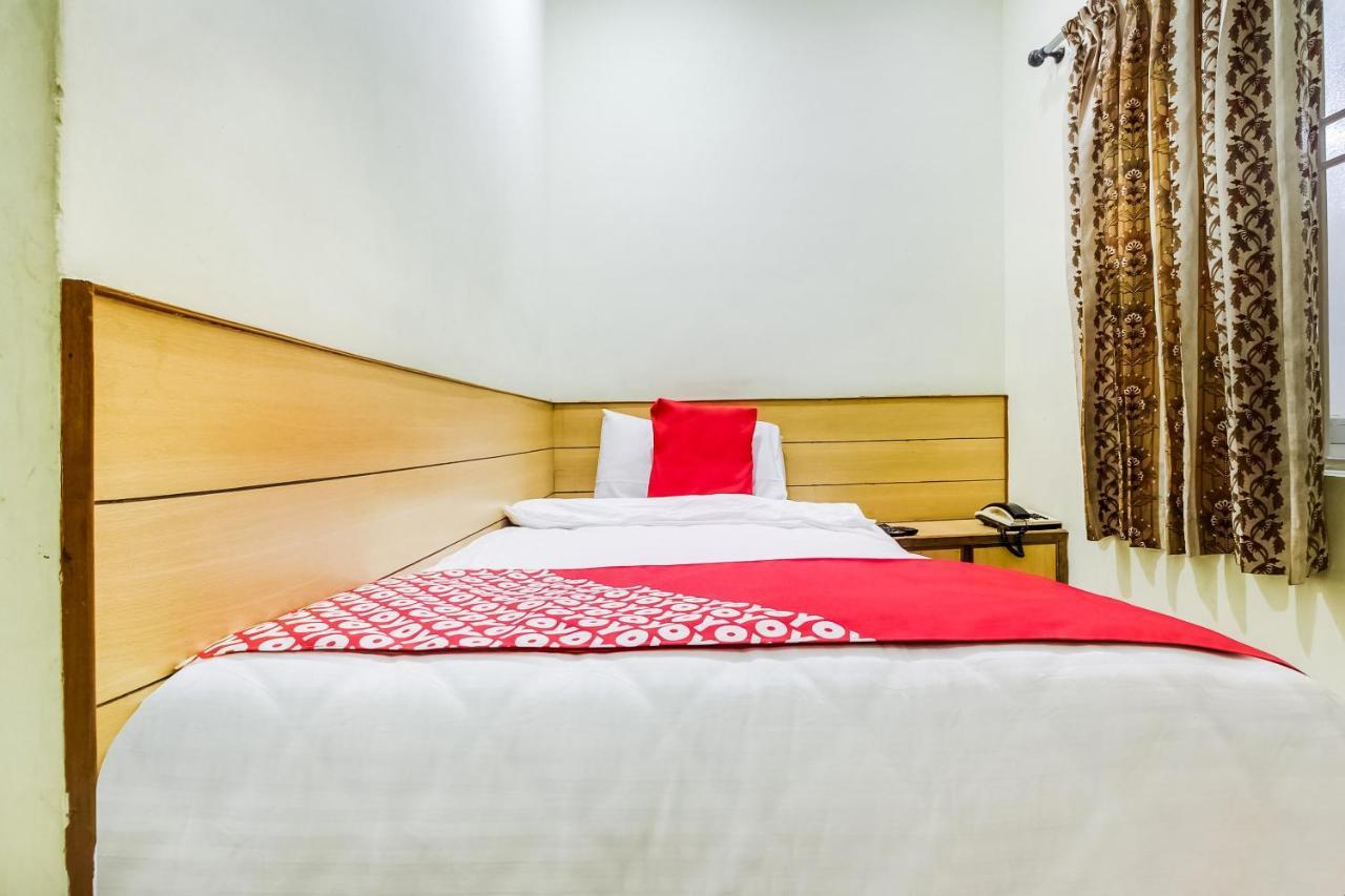 Oyo 70841 Hotel Anjali Residency Velur Экстерьер фото
