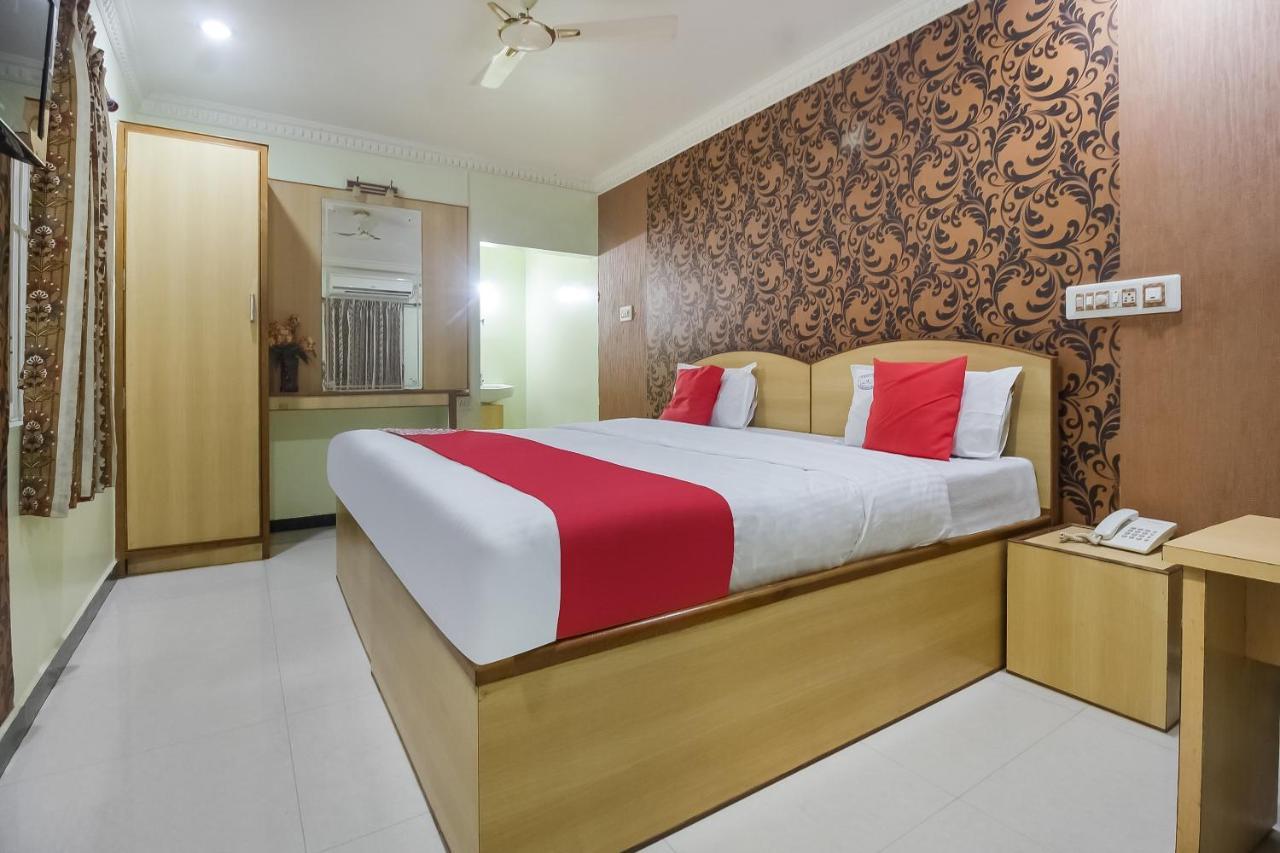 Oyo 70841 Hotel Anjali Residency Velur Экстерьер фото