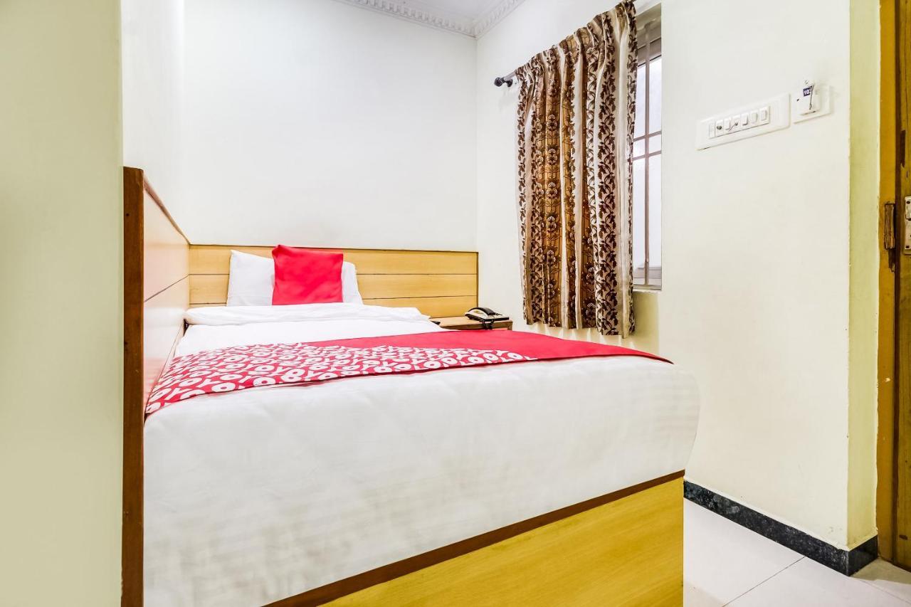 Oyo 70841 Hotel Anjali Residency Velur Экстерьер фото